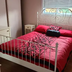 Apartment Entire 9 Person House With Sky Light, Ottawa