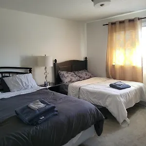 Homestay Lovely Townhouse For Short-term, Ottawa