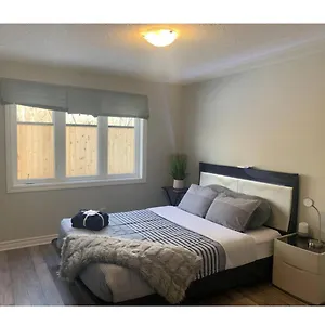 Homestay Lovely One Bedroom Just 4 Minutes From Int Airport, Ottawa